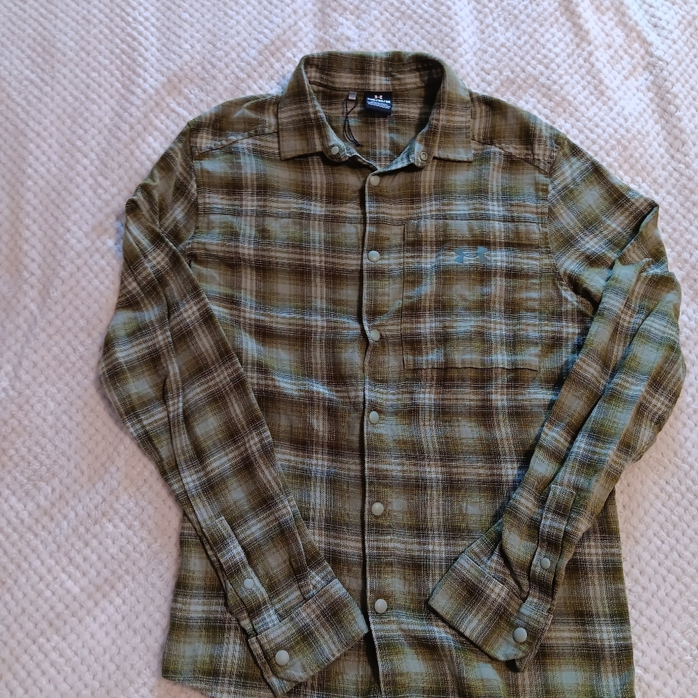 Under Armour Gorpcore Flannel Shirt Womens M‎ Long Sleeve Plaid Button Up
